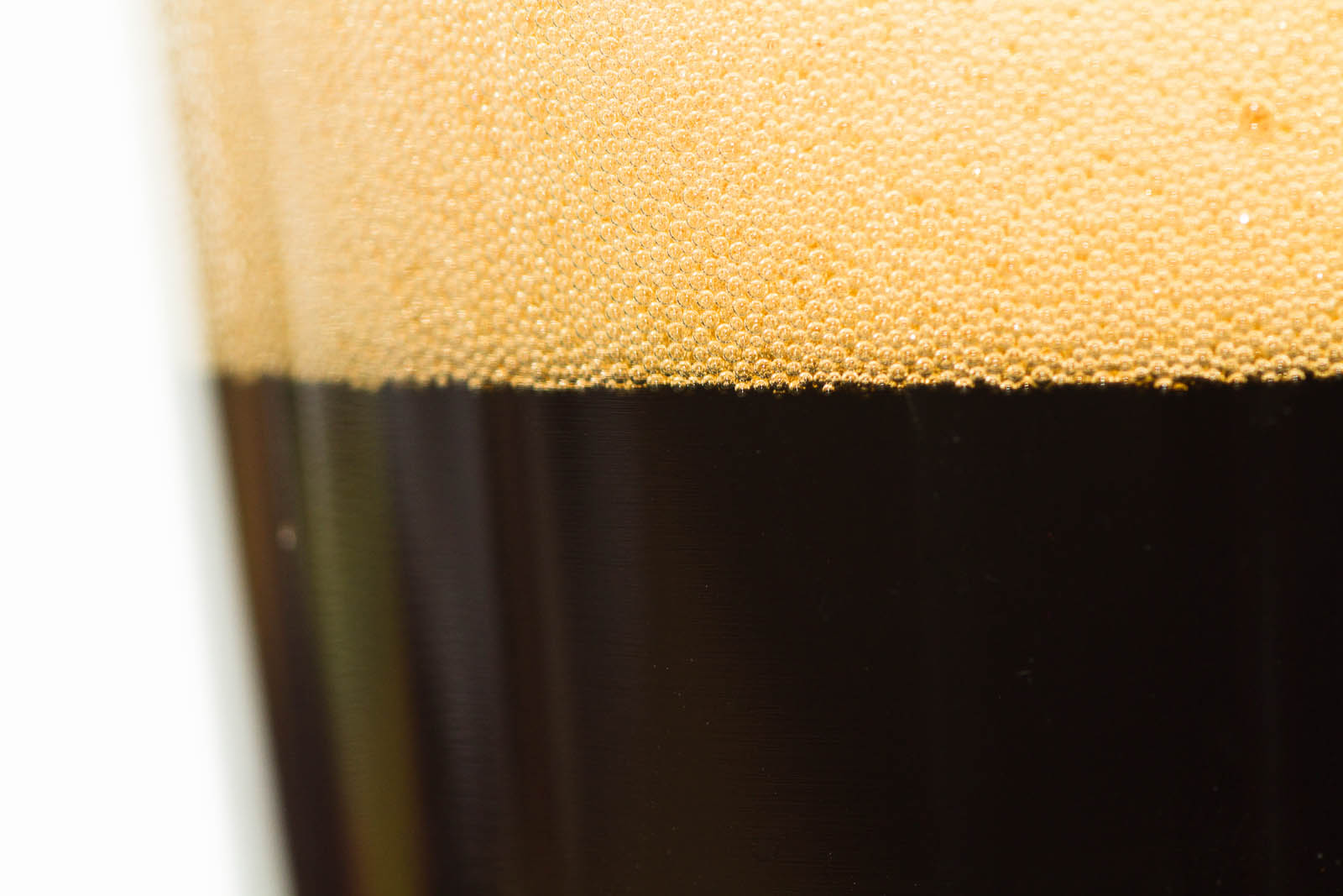 Black beer. Темное нефильтрованное пиво. Пиво текстура. Пиво фактура.